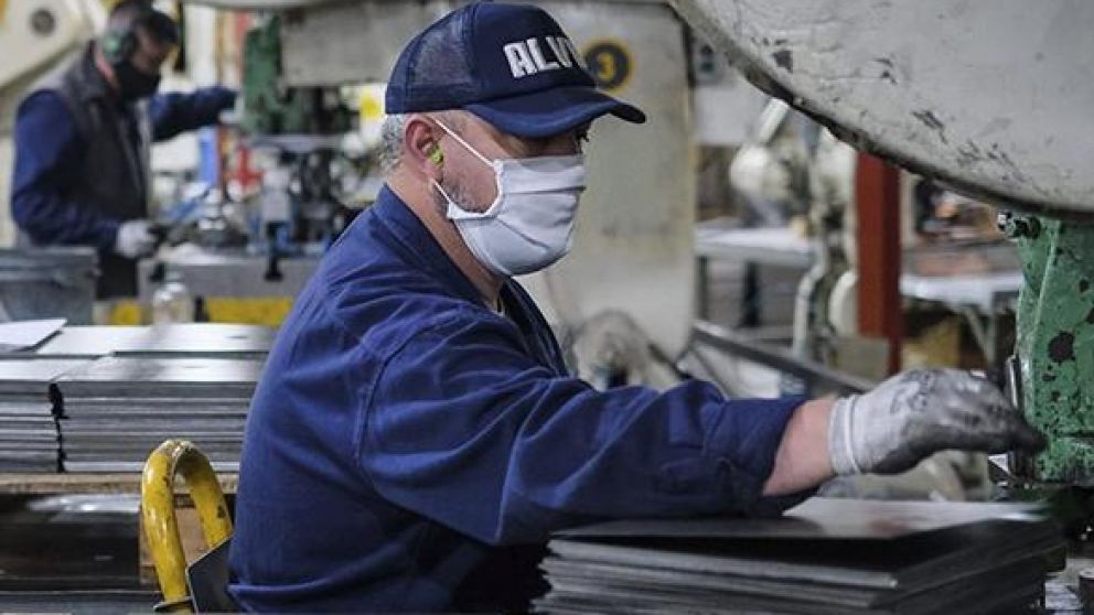 La industria cortó su recuperación en octubre