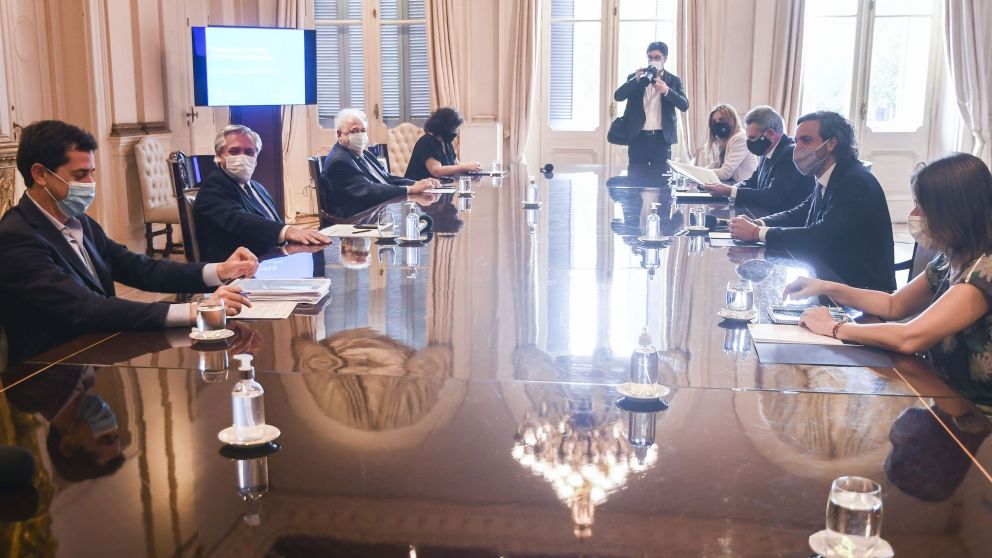 El comit� de vacunaci�n tuvo su primera reuni�n, en la Casa Rosada