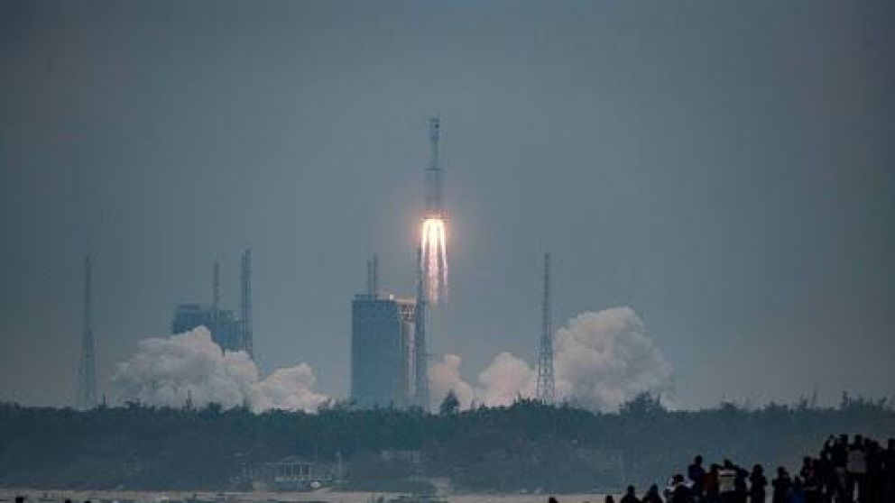 China lanzó nuevo cohete para colocar satélites
