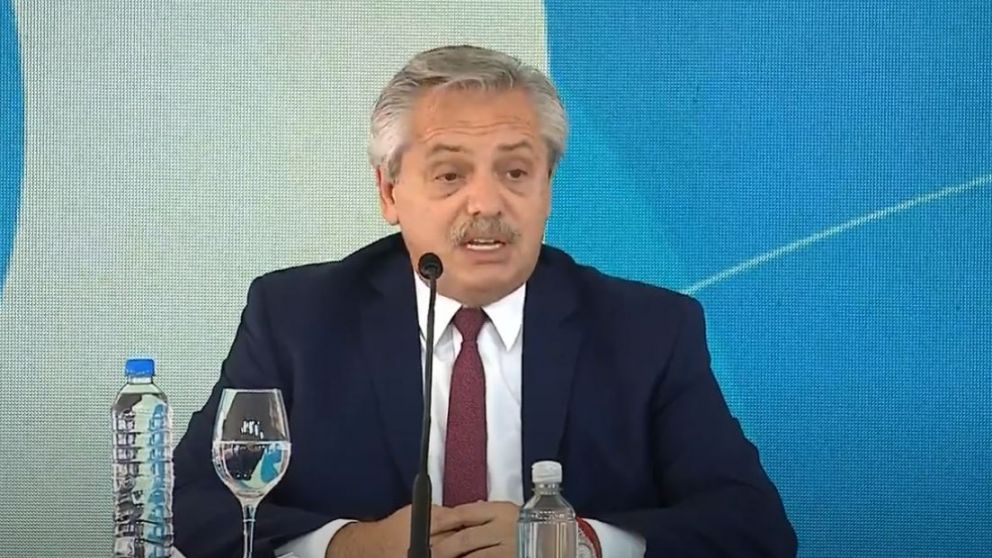 Alberto evaluó el lunes la posibilidad de cerrar las fronteras nacionales por los rebrotes en la región y en Europa
