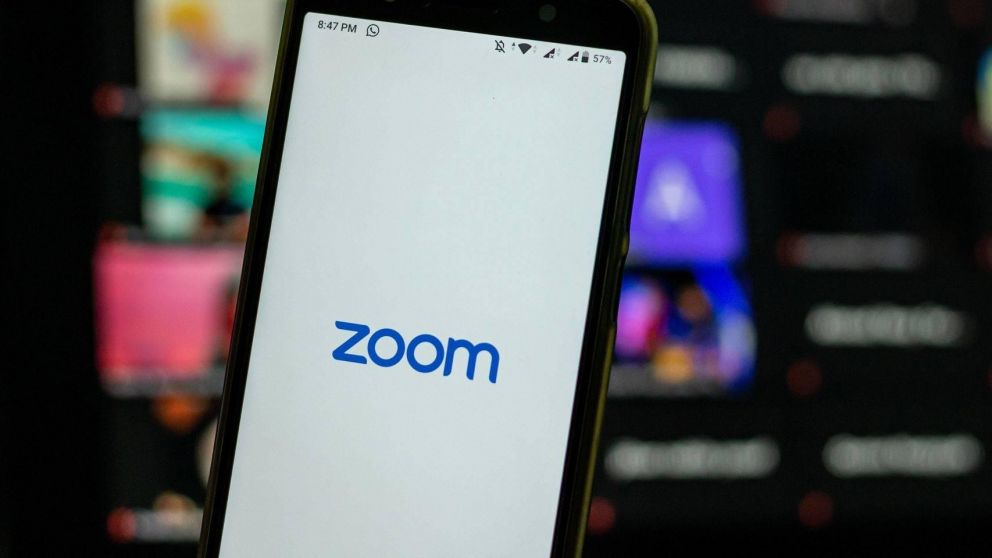 Zoom cambia la política de restricciones en sus videollamadas