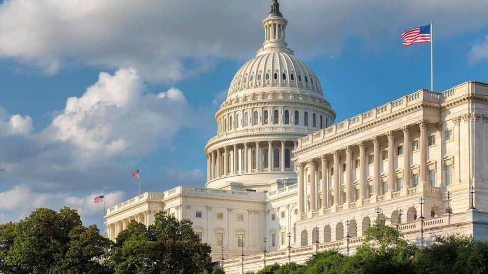 Demócratas y republicanos negocian a contrarreloj un nuevo paquete de ayuda