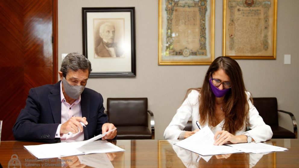 Brecha de género: acuerdo entre el Ministerio de Mujeres y Casa de Moneda