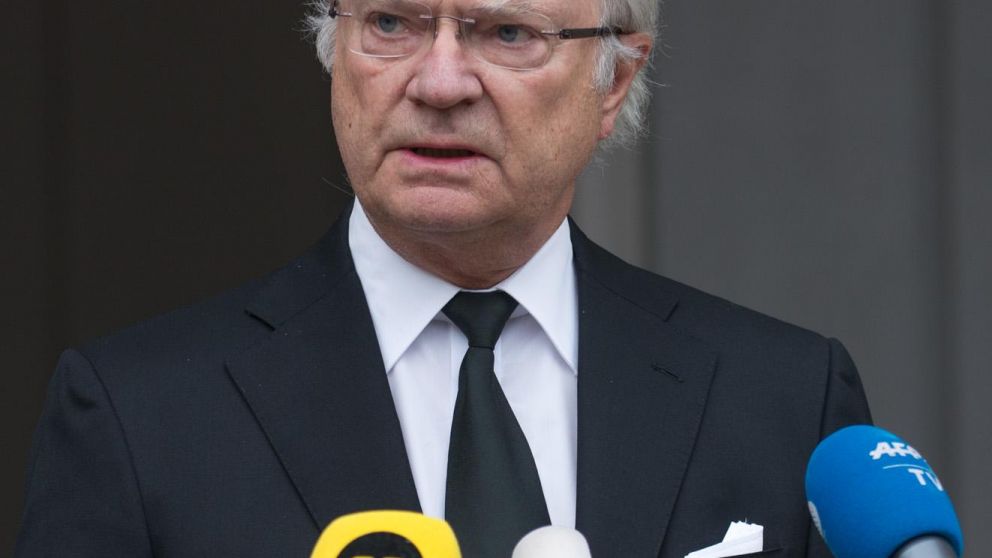 El rey de Suecia reconoce que "fallaron" en su combate al coronavirus