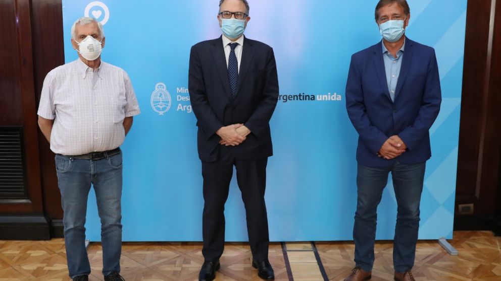 Kulfas anunció la decisión junto a Antonio Caló y Rodolfo Suárez