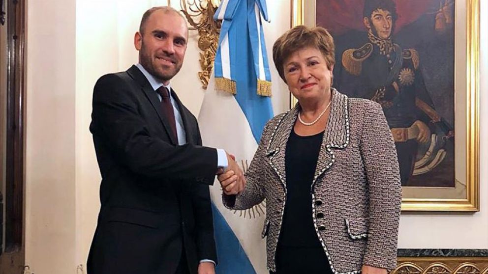 "El FMI trabaja en forma constructiva con la Argentina"
