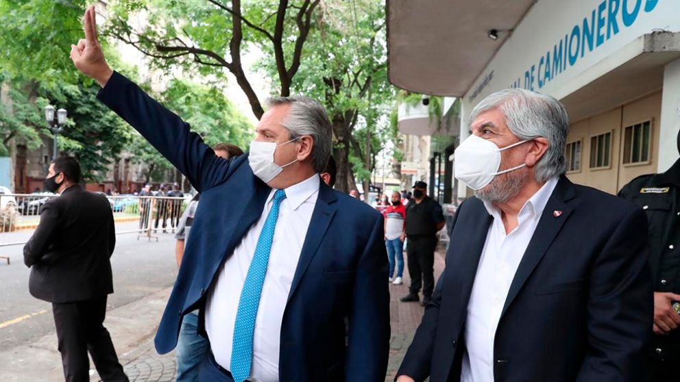 "El sindicato de camioneros dio de comer a 3 millones de argentinos durante la pandemia", dijo Fernández