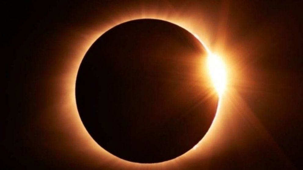 El eclipse solar ya comenzó: seguilo en vivo