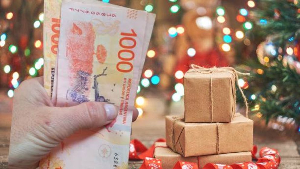 Una canasta navide�a de ocho productos t�picos tendr� este a�o un precio medio de $954 frente a los $682 el a�o pasado, seg�n la consultora Focus Market. 