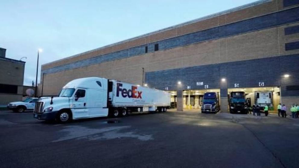 EE.UU. inició el proceso de distribución de las vacunas de Pfizer y BioNTech