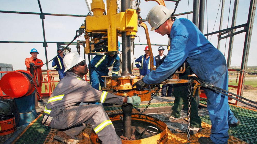 Día del Petróleo: del derrumbe por la pandemia a un horizonte con expectativas