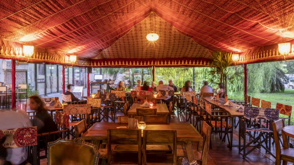 Francisca, en los arcos del Rosedal