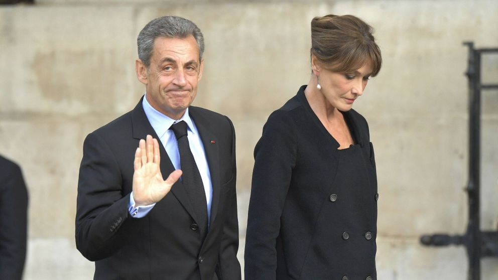 Nicolás Sarkozy, ex presidente de Francia, junto a su esposa, la cantante Carla Bruni