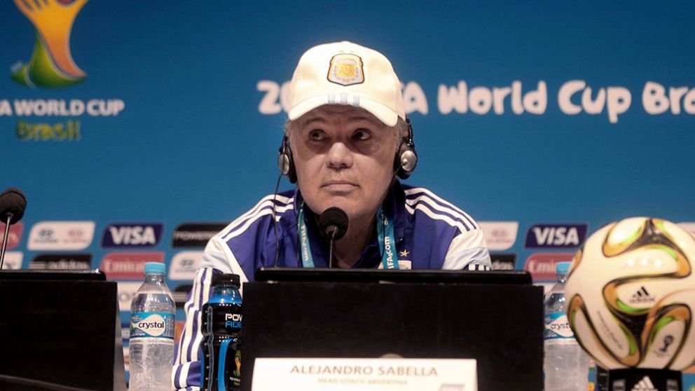 "¡Hasta siempre, Profesor!", fue el saludo de despedida que le brindó su histórico club, Estudiantes de La Plata