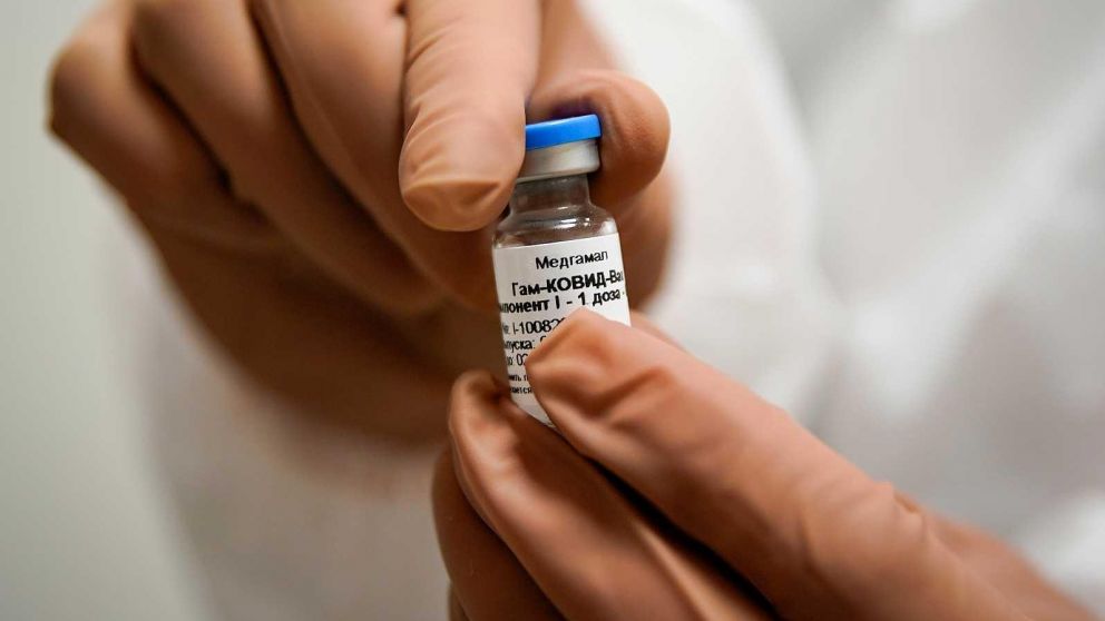 Los participantes de los ensayos clínicos de la Sputnik V no podían fumar más de 10 cigarrillos al día