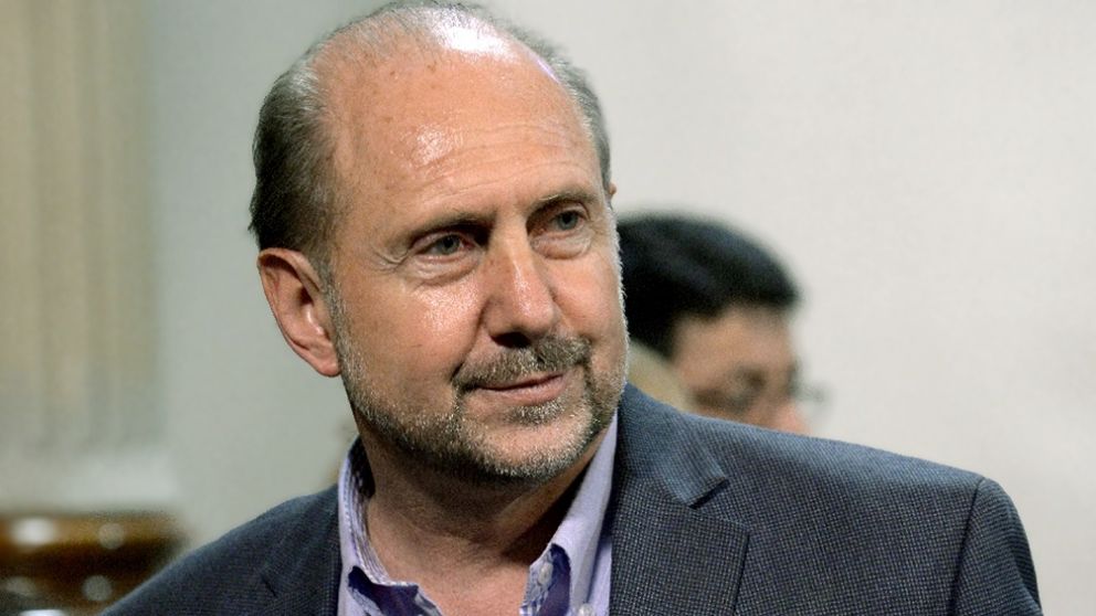 Perotti está aislado desde hace 10 días por ser contacto estrecho de su ministro de Seguridad, Marcelo Saín