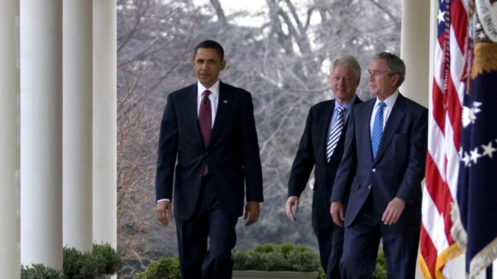 Obama, Clinton y Bush están dispuestos a vacunarse públicamente