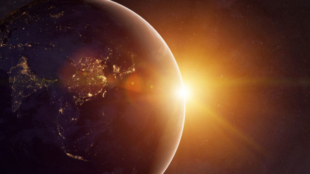 El Sol envolver�a a la Tierra en 5.000 millones de a�os