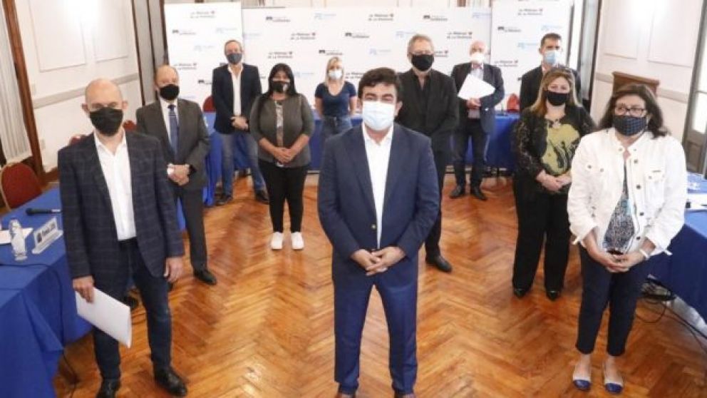 Espinosa anunció que “a partir de esta semana habrá 400 más efectivos de la policía bonaerense"