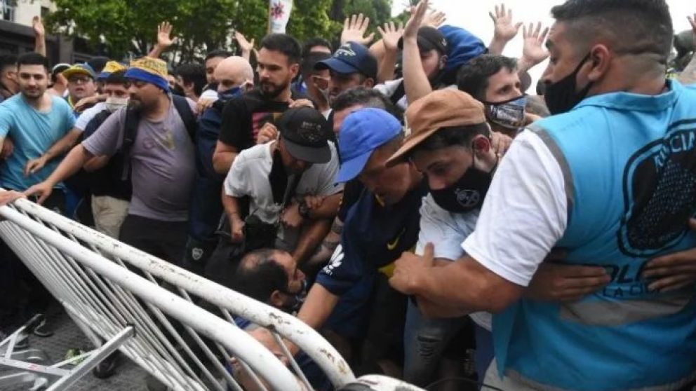 Corridas en la despedida a Diego Maradona