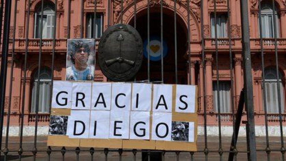 El Senado suspendi� la sesi�n por el fallecimiento de Maradona