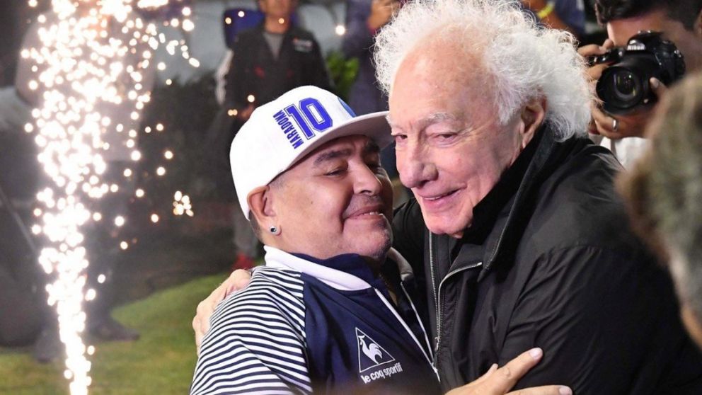 Los representantes detr�s de los negocios de Maradona
