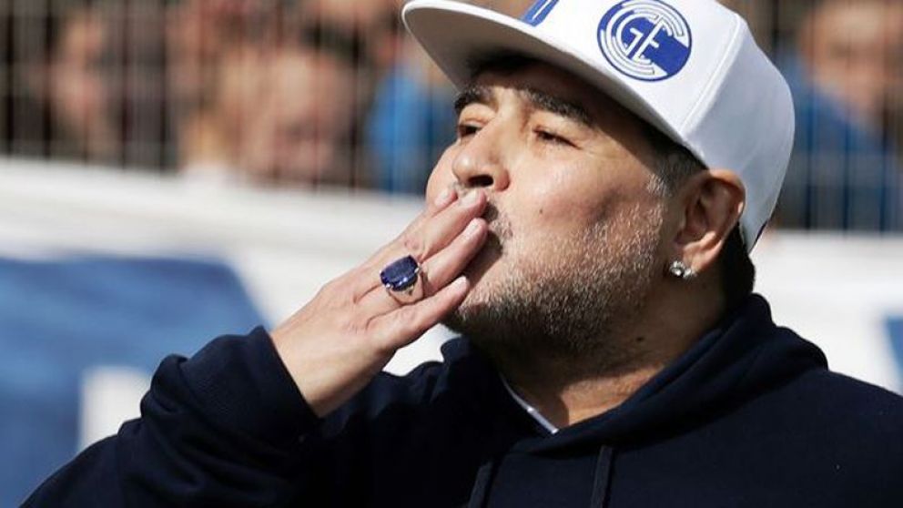 Diego usaba una anillo de 300.000 euros como cábala en su paso por Gimnasia La Plata
