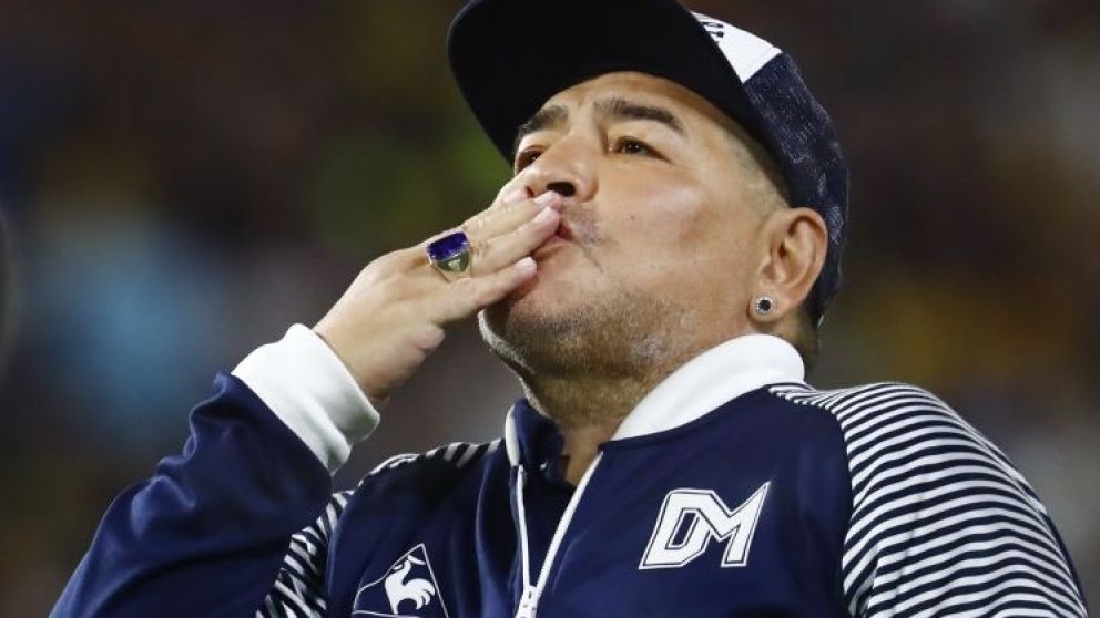 El aD10s a Diego Armando Maradona