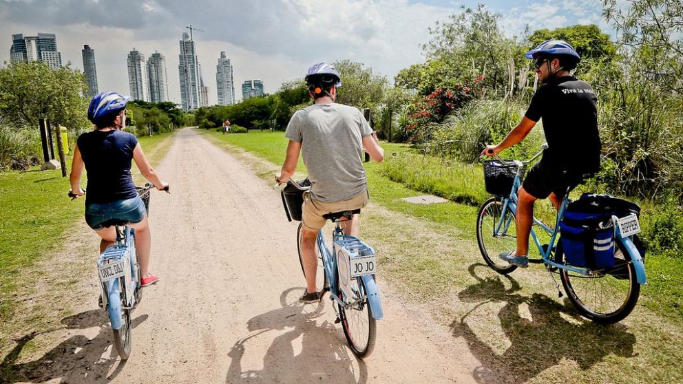 Empresas del exterior llegan al país para correr la carrera de la nueva movilidad urbana