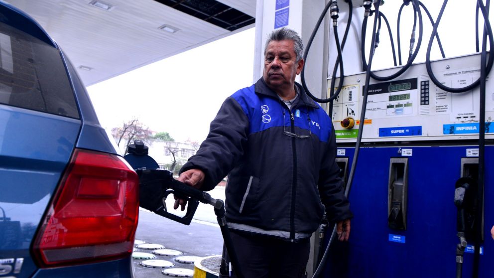 Los combustibles llevan un 19% de aumento acumulado en el año Foto: Jonatan Moreno