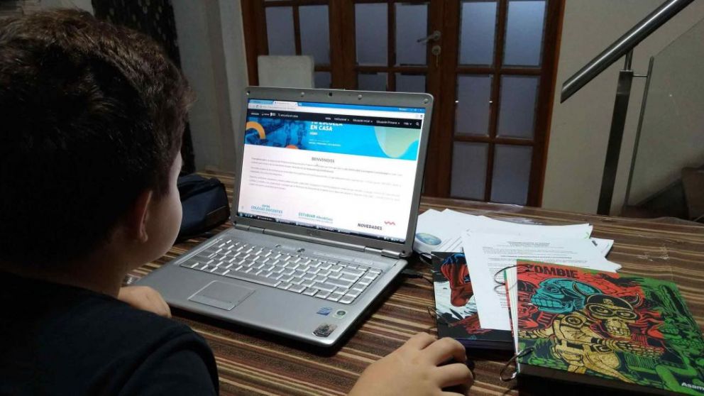 El ex presidente pidió invertir esfuerzos en seguir garantizando la conectividad a internet en las escuelas