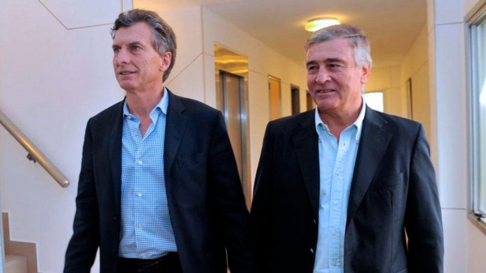 Los ex altos mandos de la Armada se encuentran procesados por los delitos de incumplimiento de los deberes de funcionario p�blico