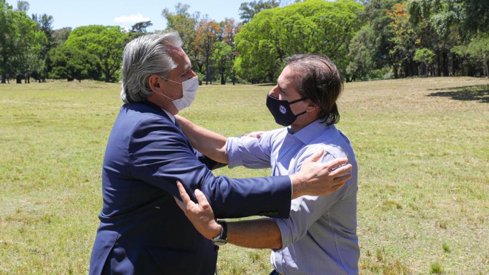 Fernández y Lacalle Pou se encontraron en la residencia oficial de Parque Anchorena, en Colonia