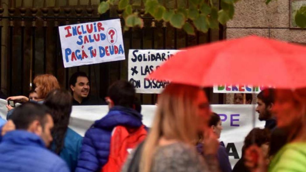 La medida se adoptó "para que todos esos ciudadanos y ciudadanas puedan tener acceso a la Salud