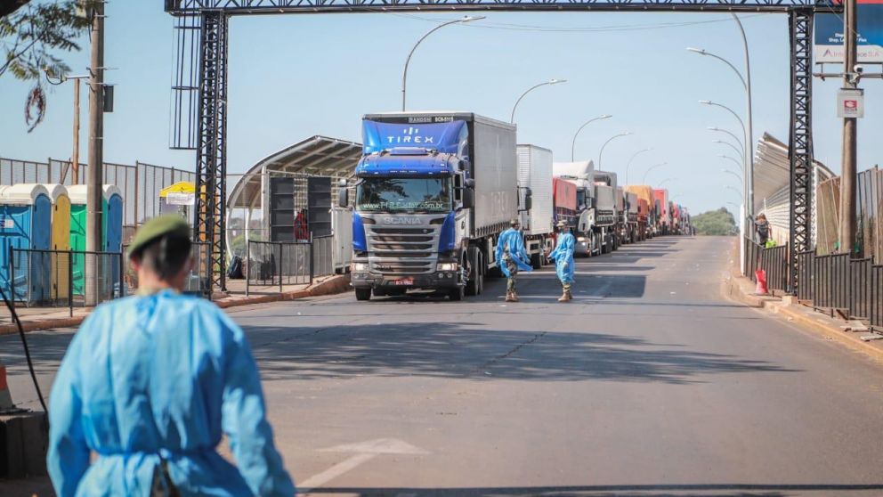 Brasil cierra sus fronteras a los extranjeros por treinta días