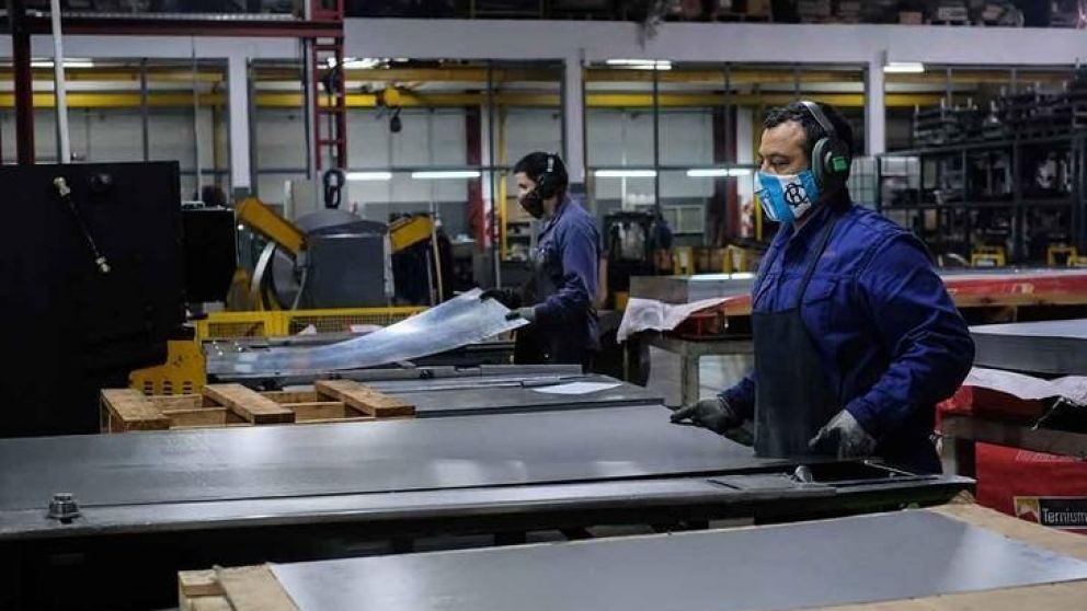 Advierten que empieza a haber desabastecimiento de algunos insumos para las fábricas
