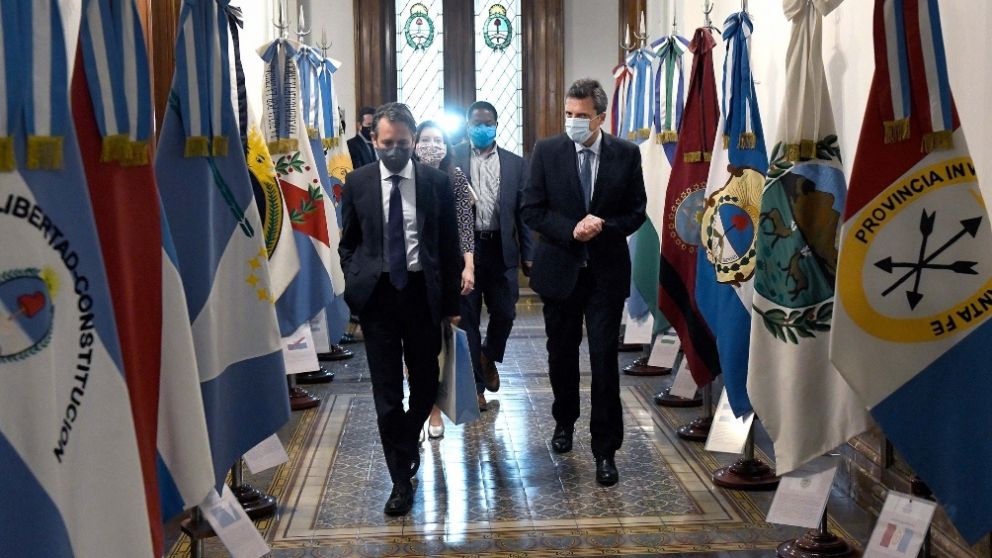 Durísima carta de senadores del oficialismo contra el FMI: cuestionan el préstamo a Macri y piden período de gracia hasta 2025