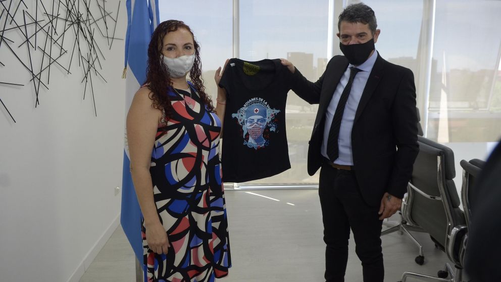 Un reconocimiento para los trabajadores de la salud (Fernando Pérez Ré/Crónica).