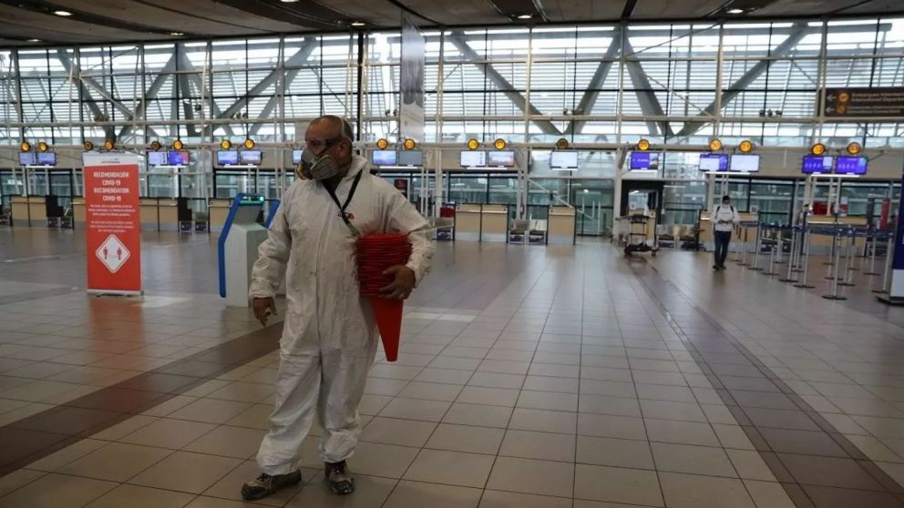 Los extranjeros podrán ingresar por el aeropuerto de Santiago de Chile