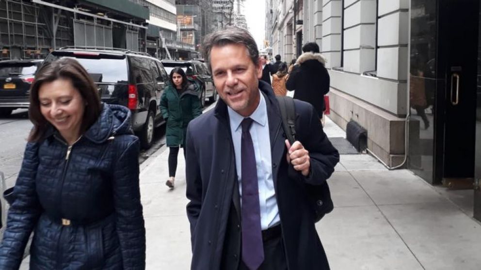 Llega la misión del Fondo y el Gobierno suma apoyo político para la negociación