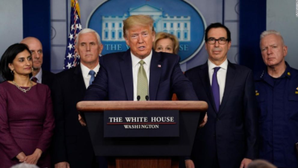 Estados Unidos contabilizó un récord de 689.538 nuevos casos de Covid-19