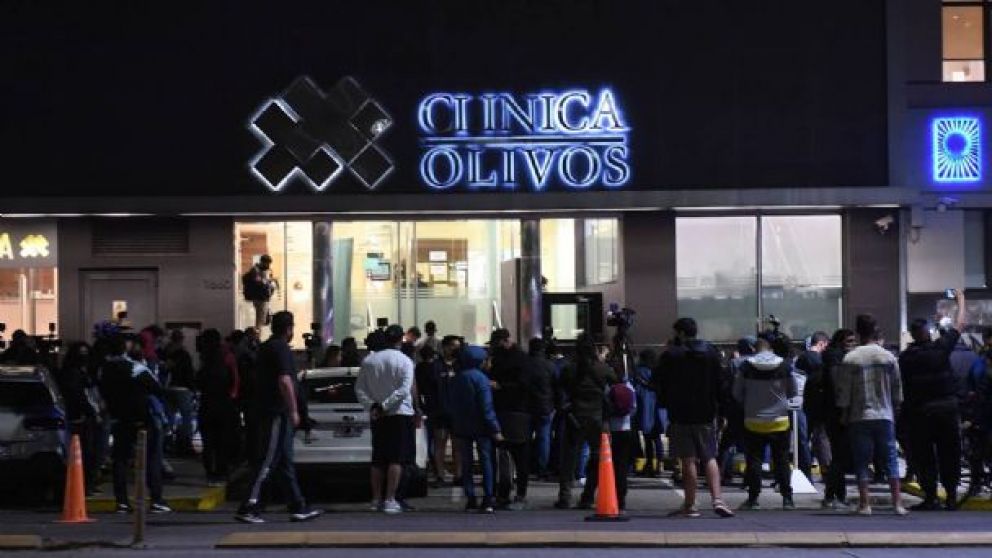 A pesar del cuadro de abstinencia, el médico de Maradona sostuvo que su evolución "sigue siendo muy buena"