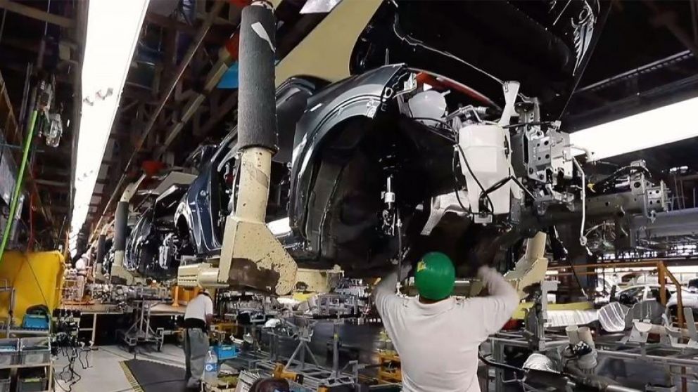 El nuevo Versa se produce en la fábrica de México