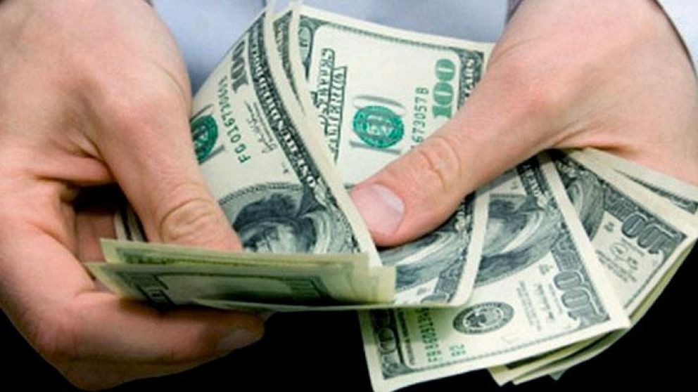 El dólar blue sigue en picada y ya bajó $34 en las últimas ocho ruedas