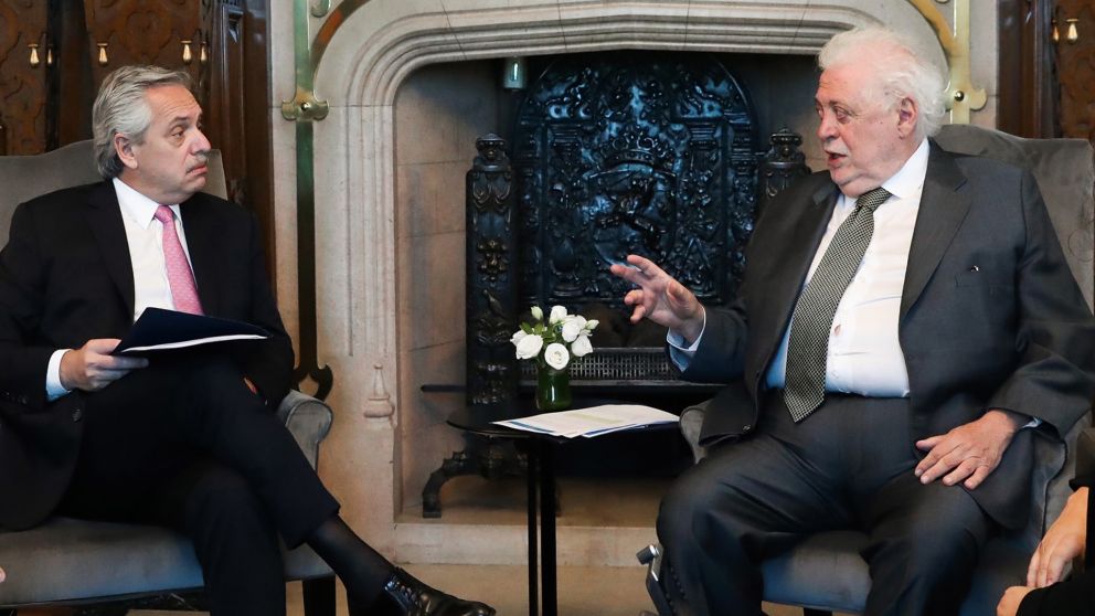 Alberto se reúne con Ginés para comenzar a planificar la vacunación