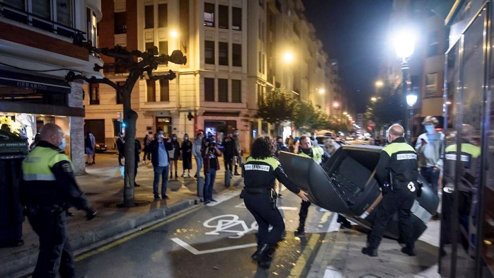 Decenas de detenidos por marchas anticuarentena en España