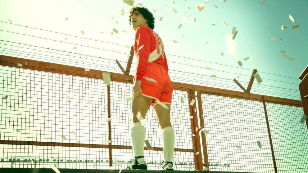 Difunden imágenes de los "dobles" de Maradona en "Sueño Bendito"