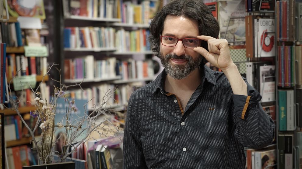 Andrés Neuman: "En nuestro cuerpo se juegan placeres, dolores, miradas, miedos"