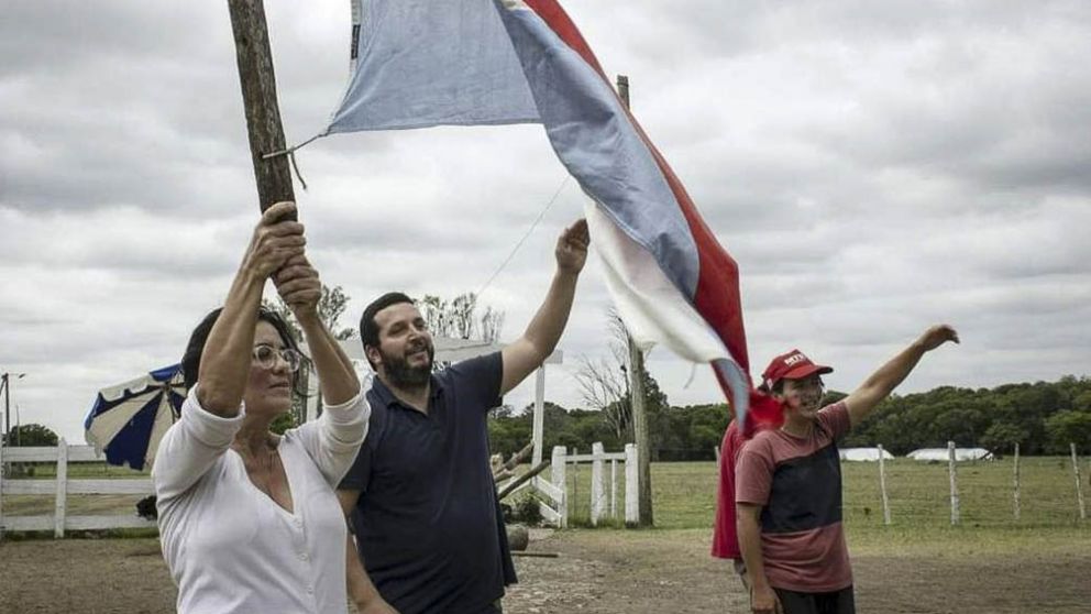 Dolores Etchevehere utiliza su parte del campo en disputa para desarrollar el Proyecto Artigas junto al MTE de Juan Grabois