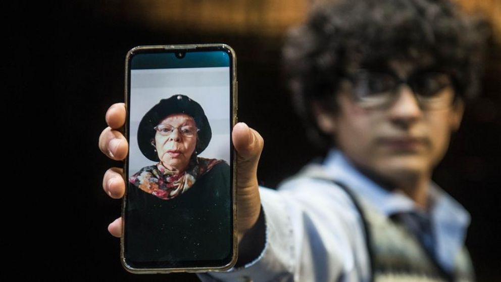 El otro lado del teatro desde el propio teatro